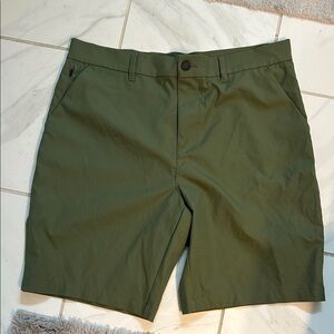 32 Degrees Men's Forest Green Flat Front Shorts